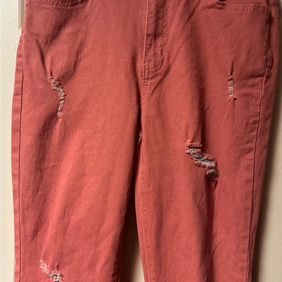 Shein 
Women’s 
Jeans 
Size 30 
Distressed
 Denim 
Excellent Condition - Picture 2 of 7